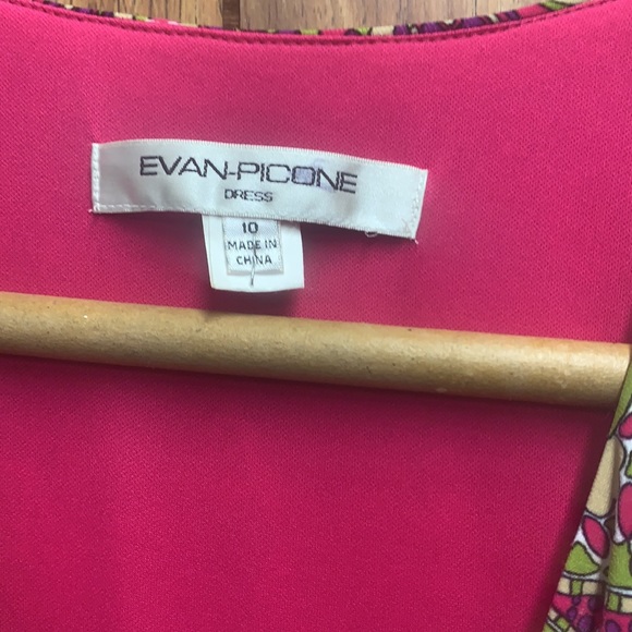 Sleeveless sun dress. - Picture 2 of 4